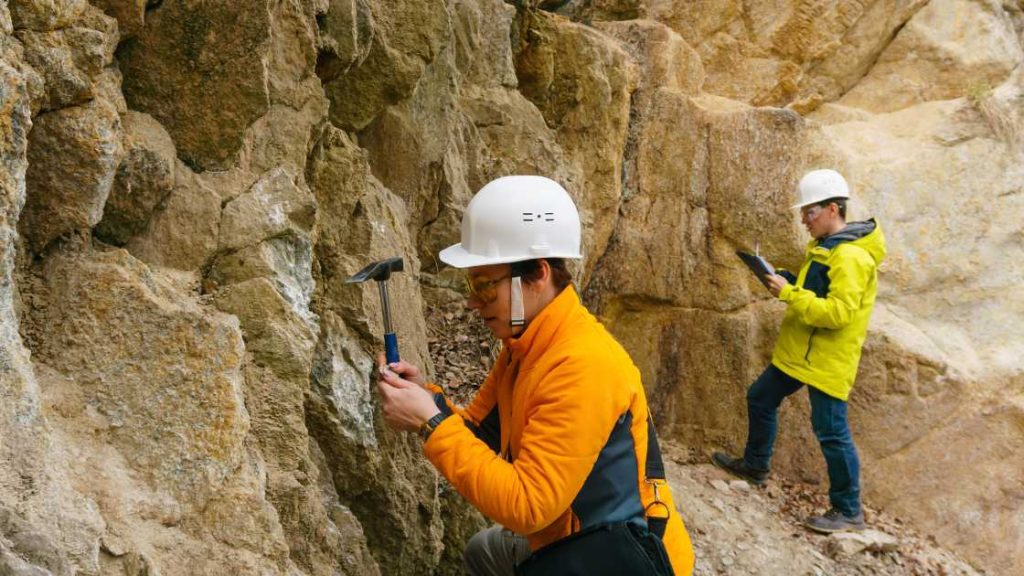 Geotechnical Underground and Open Pit (BAPETA Training)